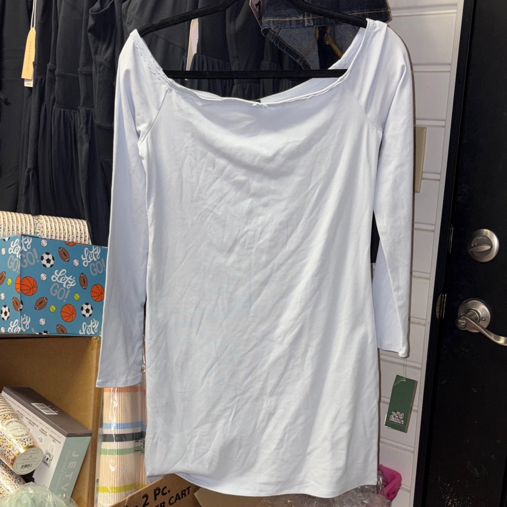 5/$10 New item… Elegant Blue off the shoulder dress